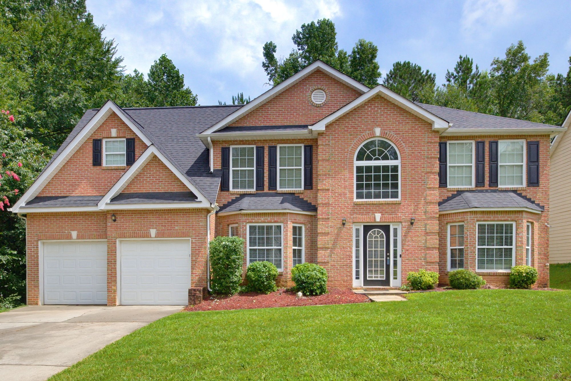 Front exterior of 6260 Selborn Drive SW